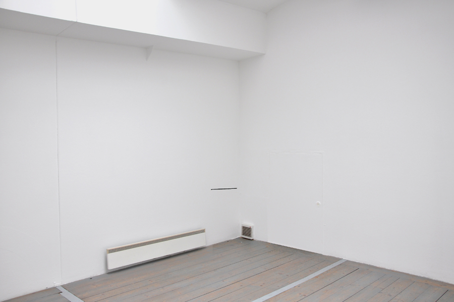 WHAT YOU SEE IS WHAT YOU DON´T - Eine Reise, Kohle/Wand/Großleporello, 2m x 8,50m, Kunstverein Würzburg, 2014